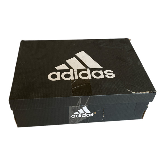 Athletic_Shoes